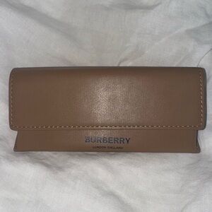 BURBERRY Brown Soft Faux Leather Eyeglasses Sunglasses Magnetic Case Lens Cloth